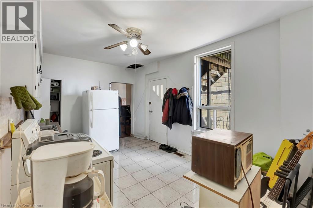 Photo 18 of 893 Barton Street E, Hamilton ON