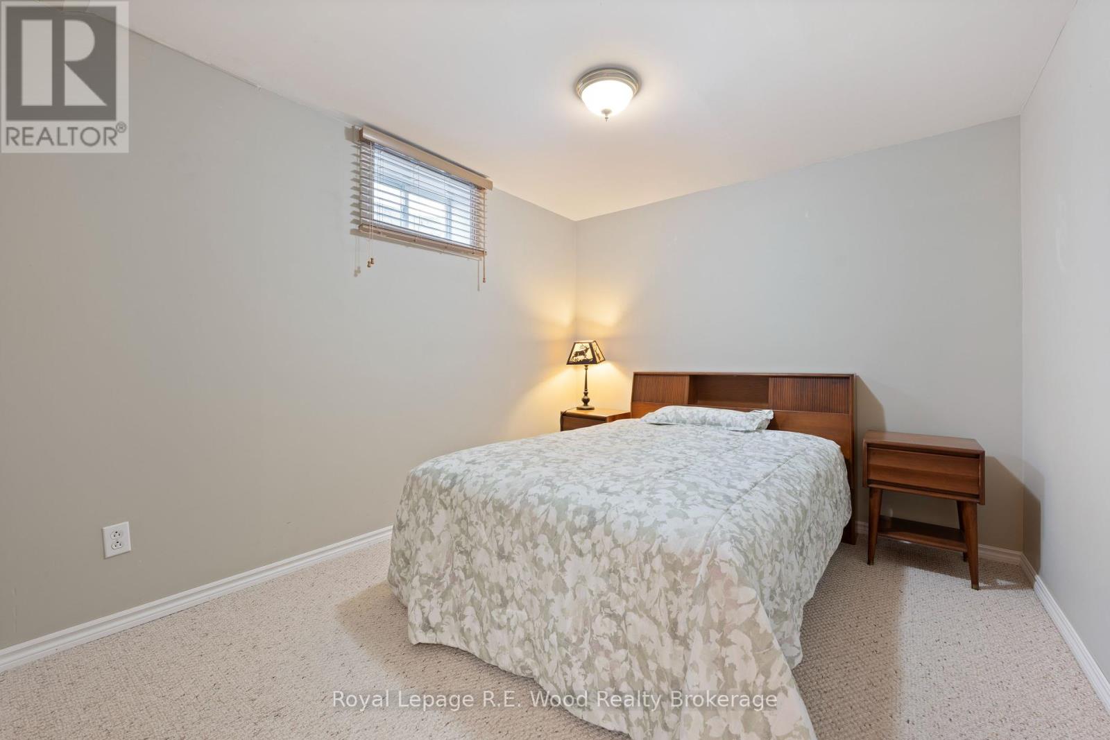 Photo 20 of 39 South Drive, Norfolk ON