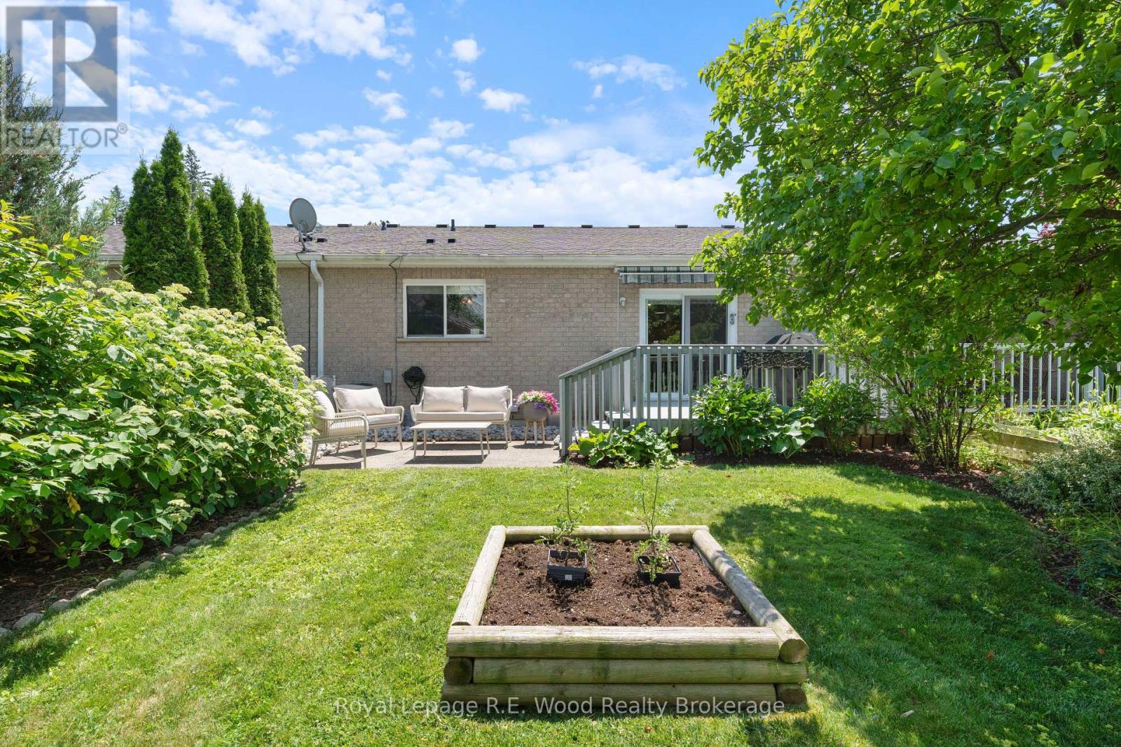 Photo 21 of 39 South Drive, Norfolk ON