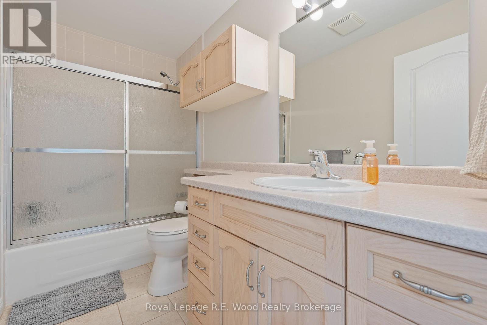 Photo 16 of 39 South Drive, Norfolk ON