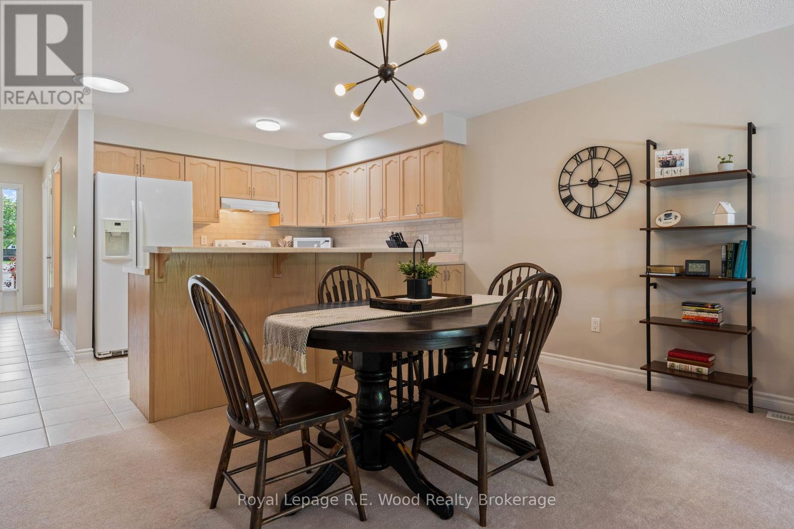 Photo 10 of 39 South Drive, Norfolk ON