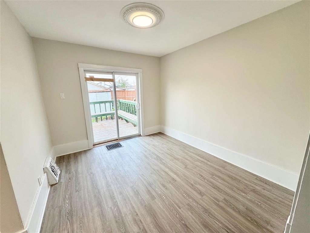 Photo 15 of 1610 Elgin Avenue W, Winnipeg MB