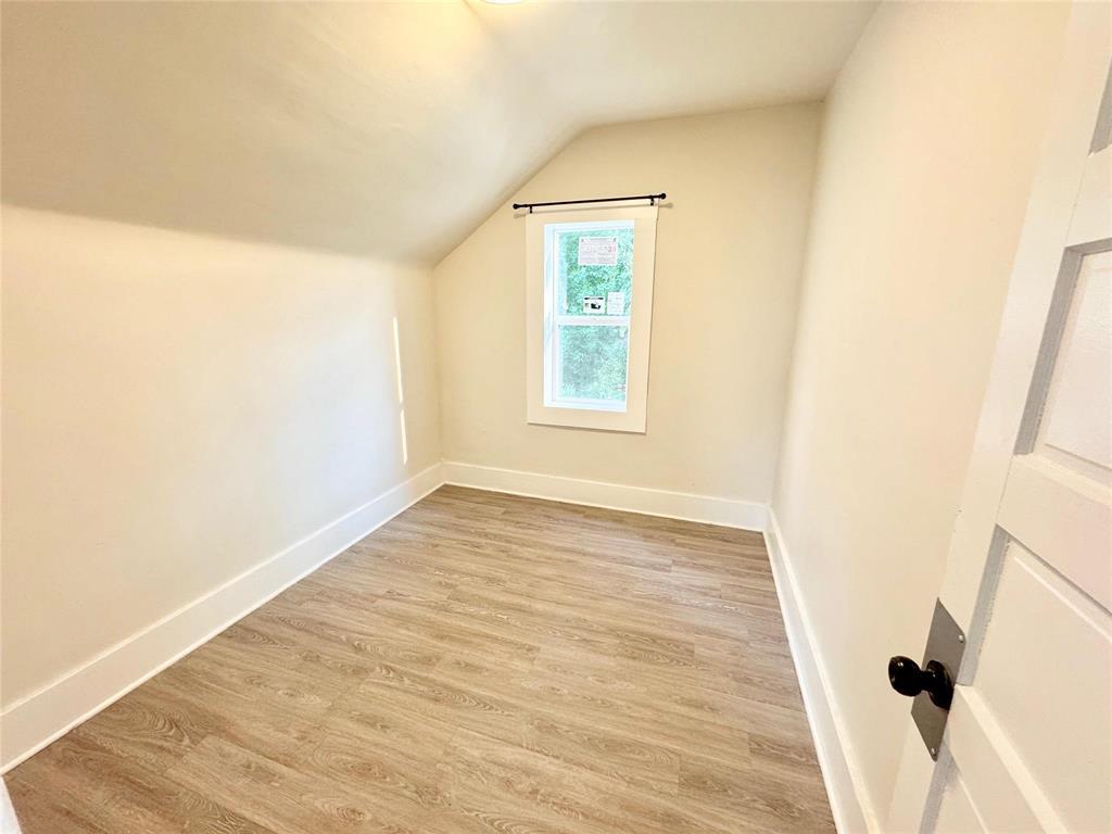 Photo 25 of 1610 Elgin Avenue W, Winnipeg MB