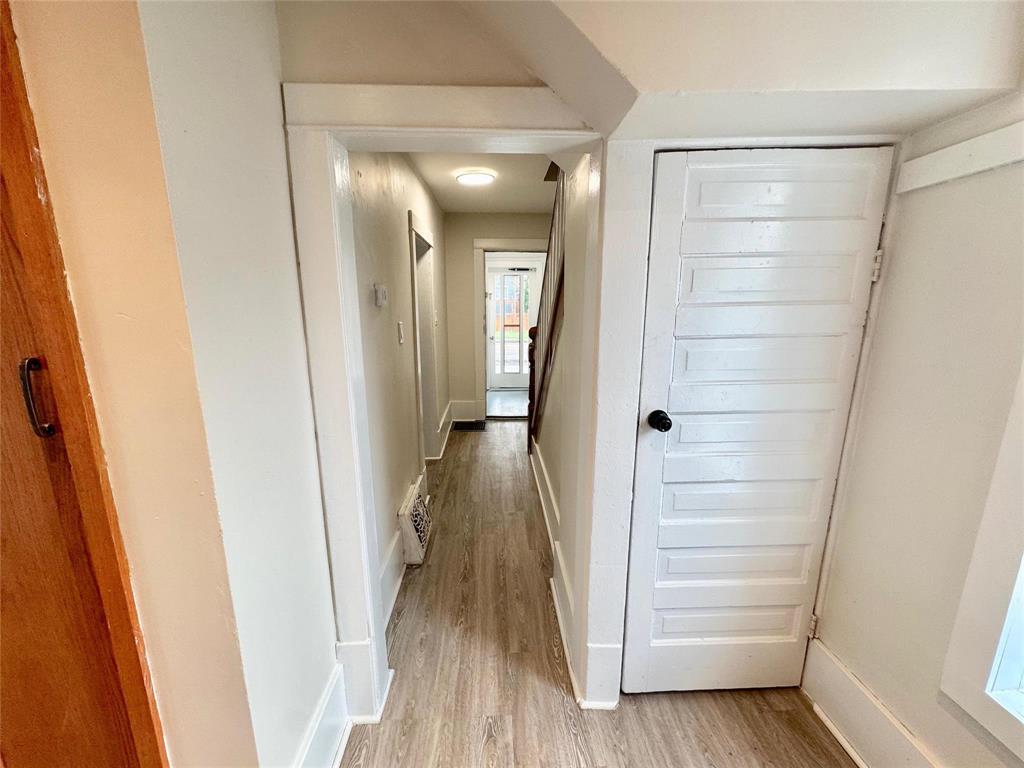 Photo 12 of 1610 Elgin Avenue W, Winnipeg MB
