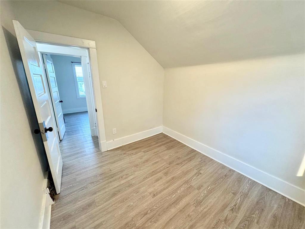 Photo 26 of 1610 Elgin Avenue W, Winnipeg MB