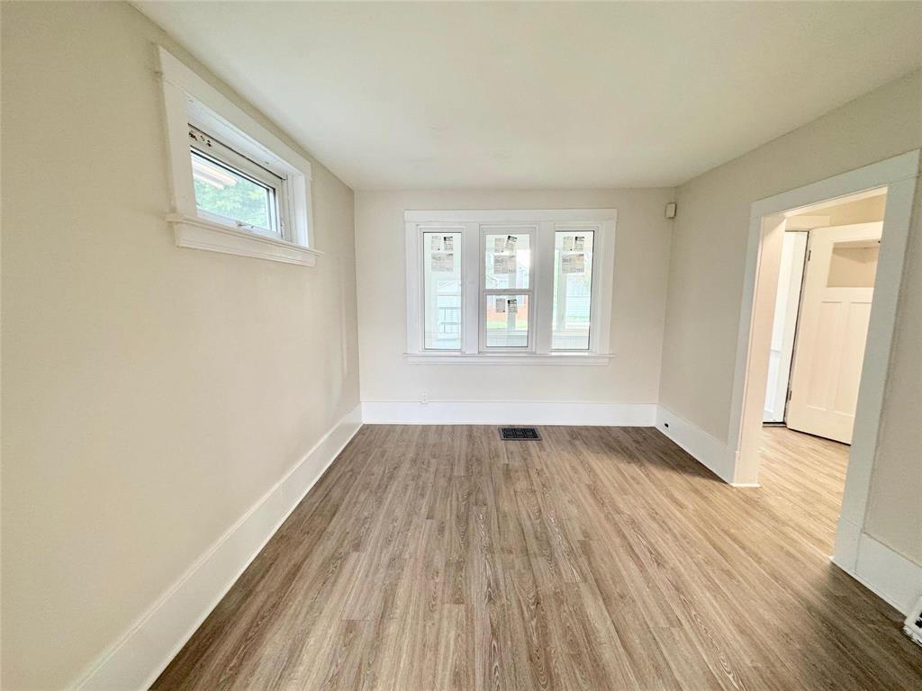Photo 13 of 1610 Elgin Avenue W, Winnipeg MB
