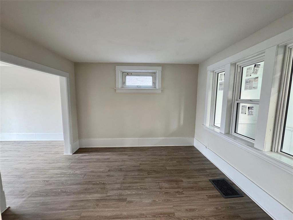 Photo 6 of 1610 Elgin Avenue W, Winnipeg MB