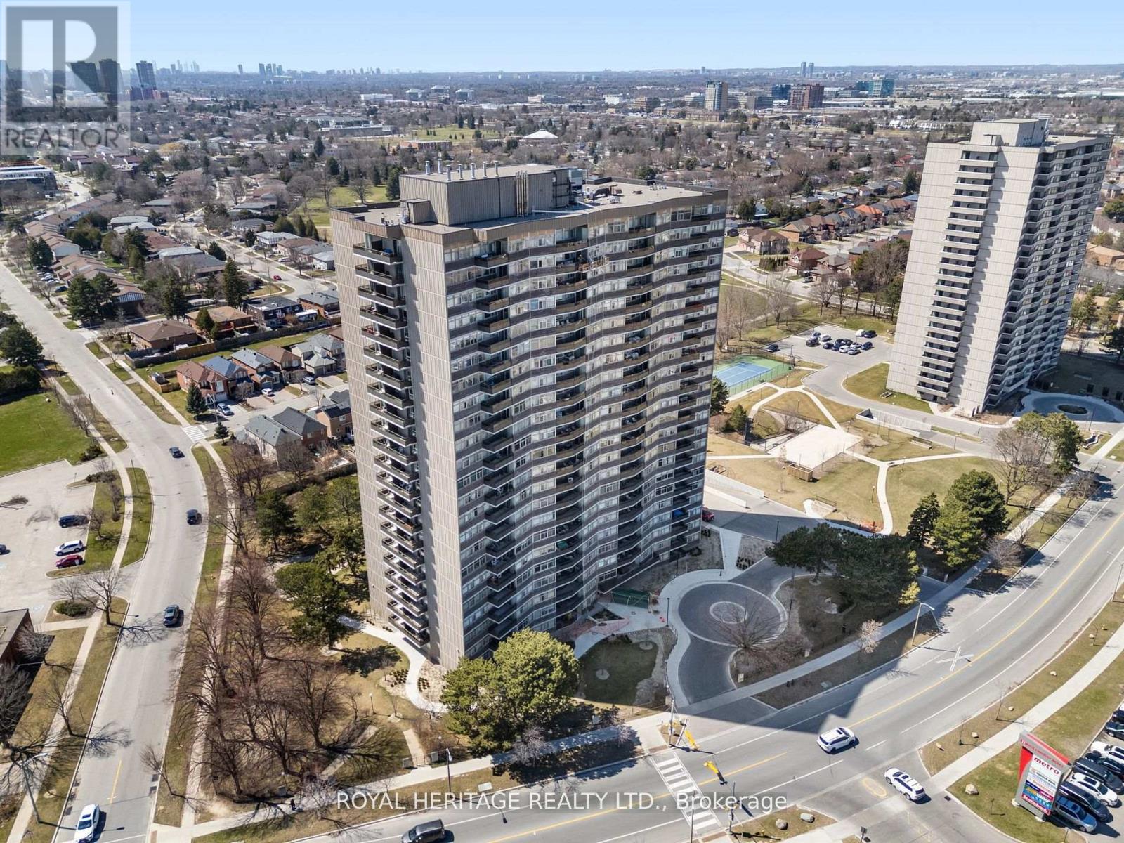 Photo 5 of 1207 3151 Bridletowne Circle, Toronto ON