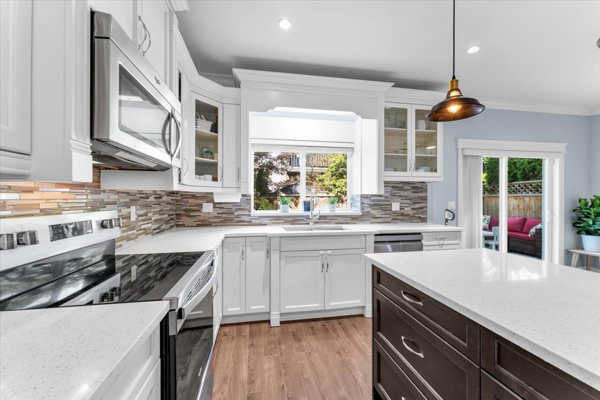 Photo 4 of 7 19938 70 Avenue, Langley BC