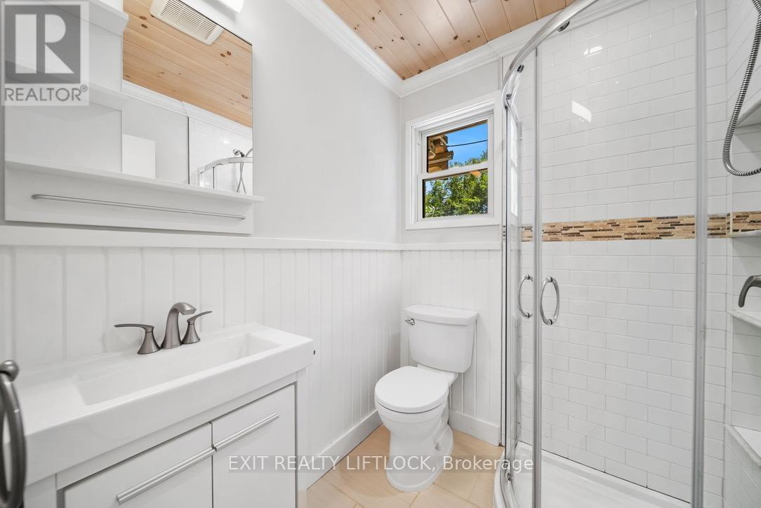 Photo 13 of 236 Hiram Street, Bracebridge ON