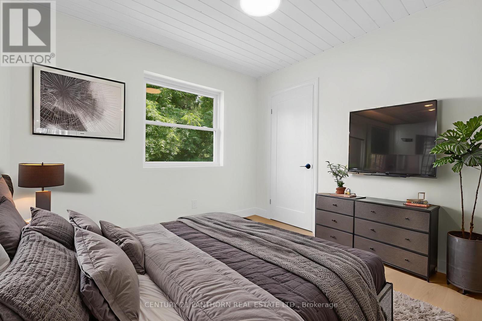 Photo 24 of 91 Duncan Street, Centre Hastings ON