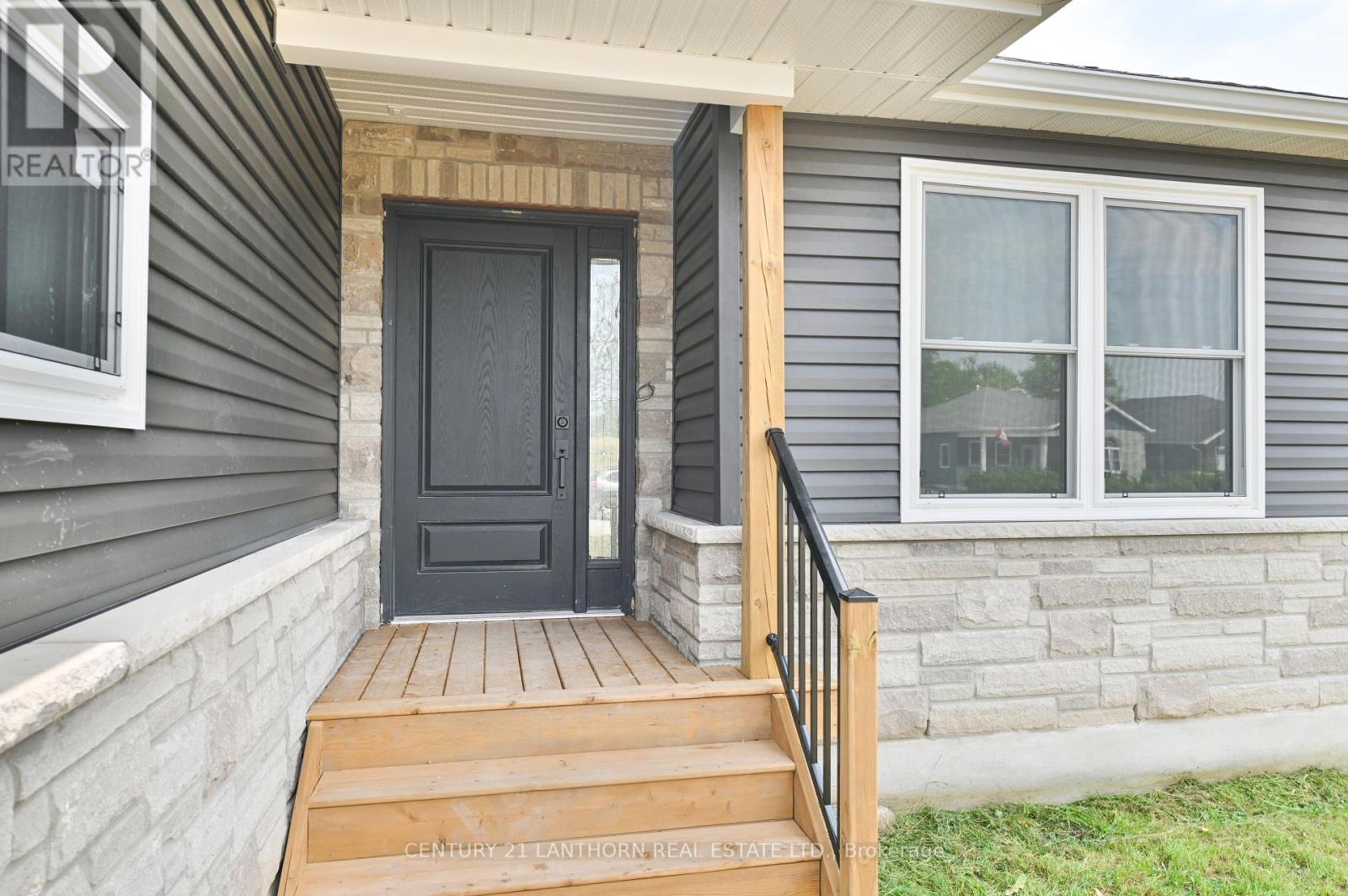 Photo 19 of 91 Duncan Street, Centre Hastings ON