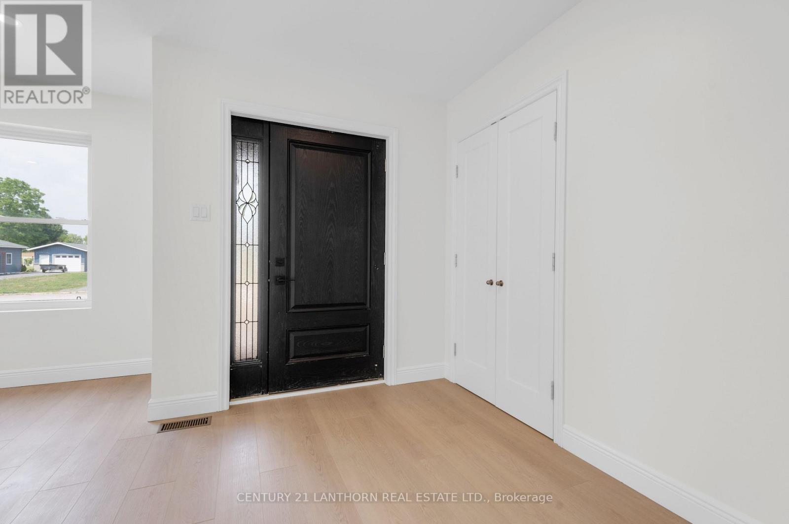Photo 20 of 91 Duncan Street, Centre Hastings ON