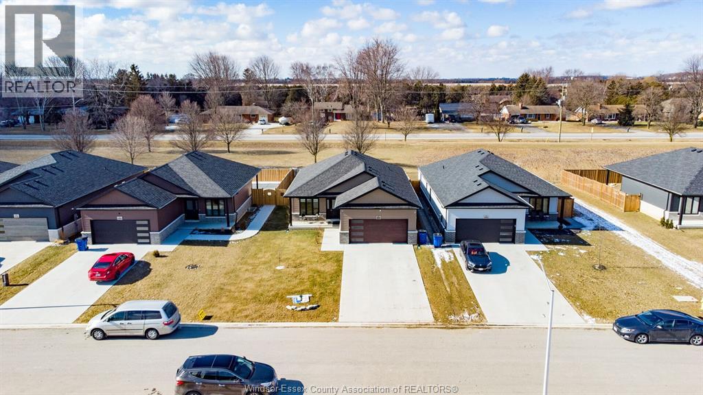 Photo 15 of 224 Moonstone Crescent, Chatham ON