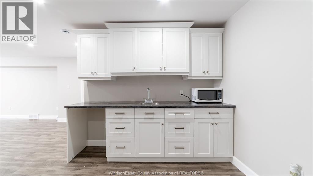 Photo 8 of 224 Moonstone Crescent, Chatham ON