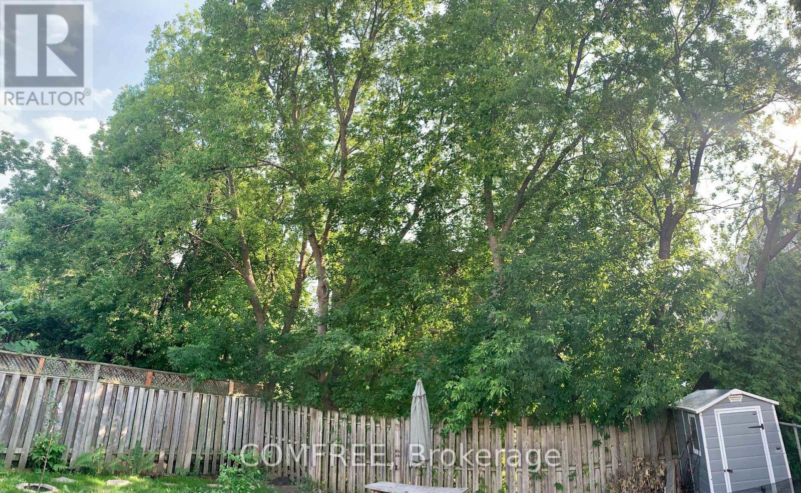 Photo 11 of 152 Twyford Street, Ottawa ON