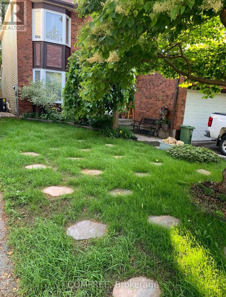 Photo 15 of 152 Twyford Street, Ottawa ON