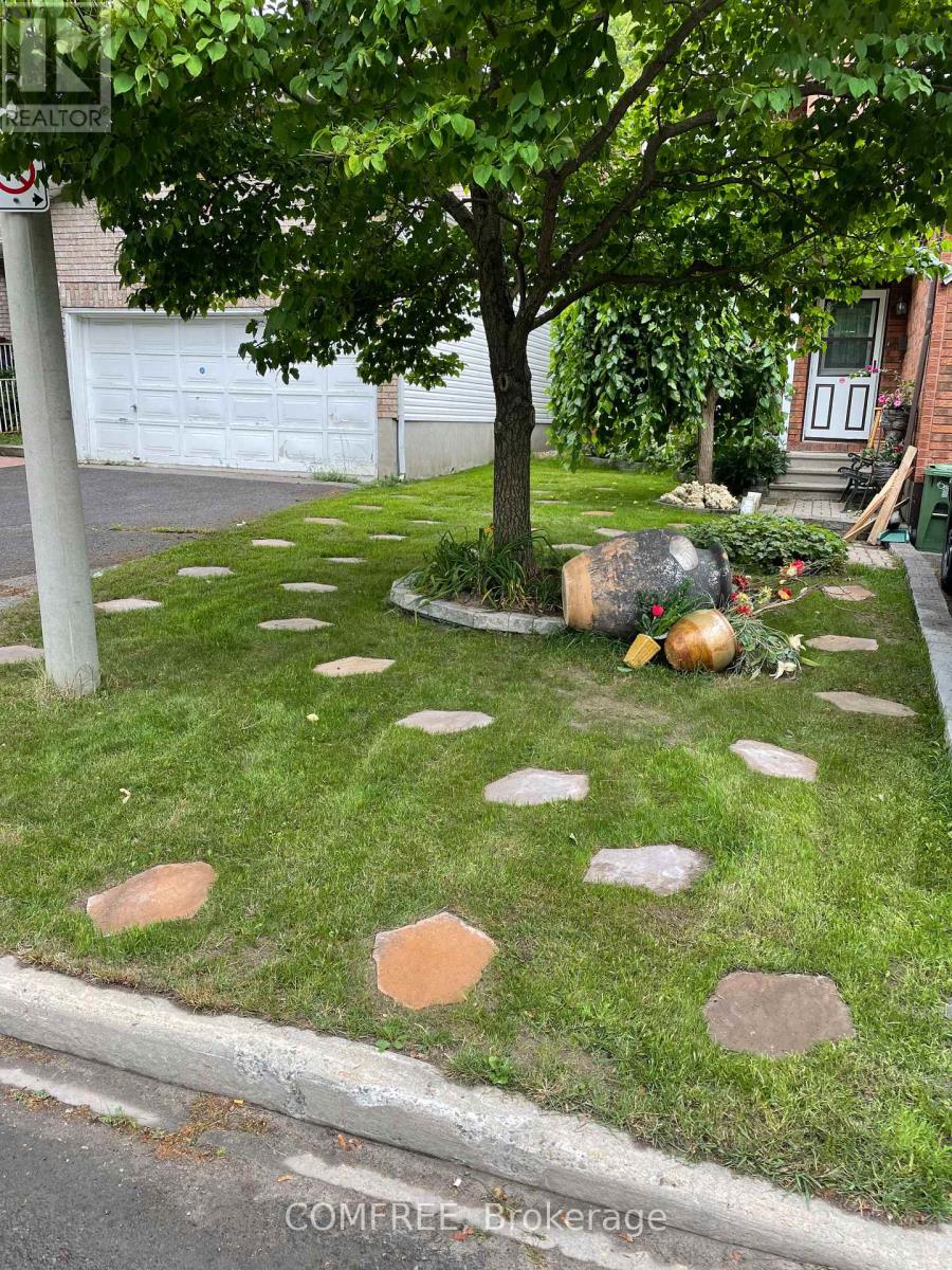 Photo 14 of 152 Twyford Street, Ottawa ON