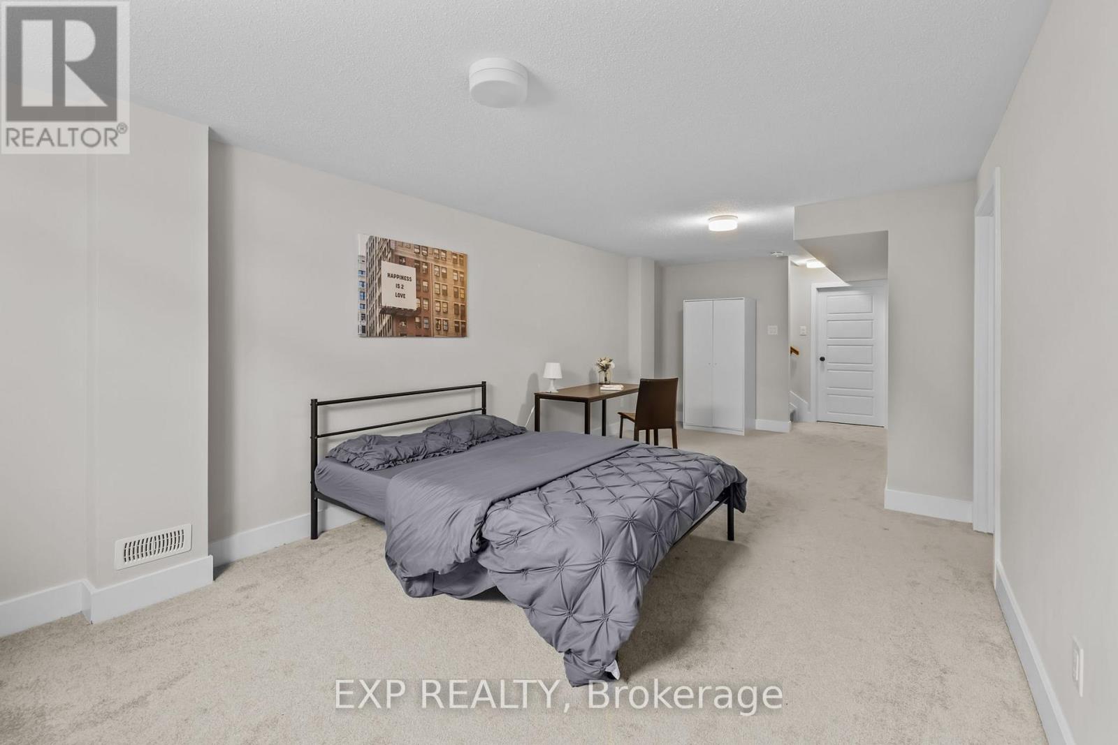 Photo 18 of 288 Billrian Crescent, Ottawa ON