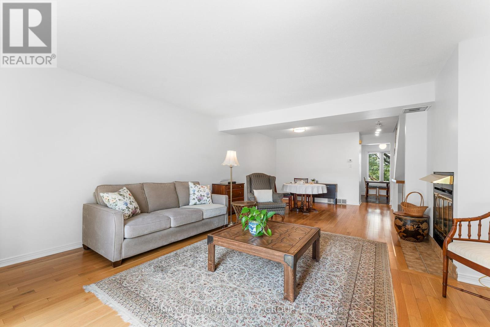 Photo 10 of 1916 Russell Road, Ottawa ON