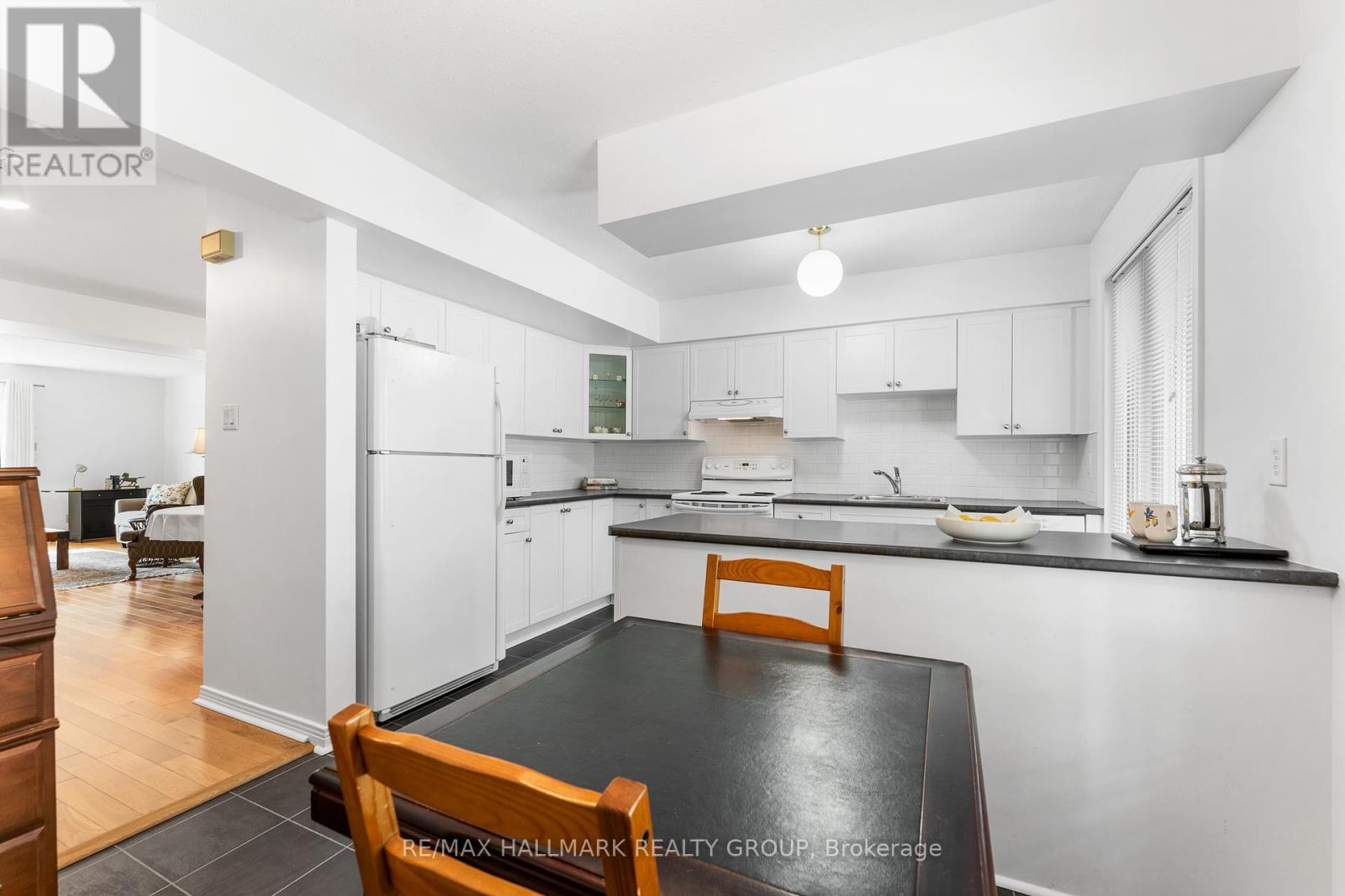Photo 17 of 1916 Russell Road, Ottawa ON