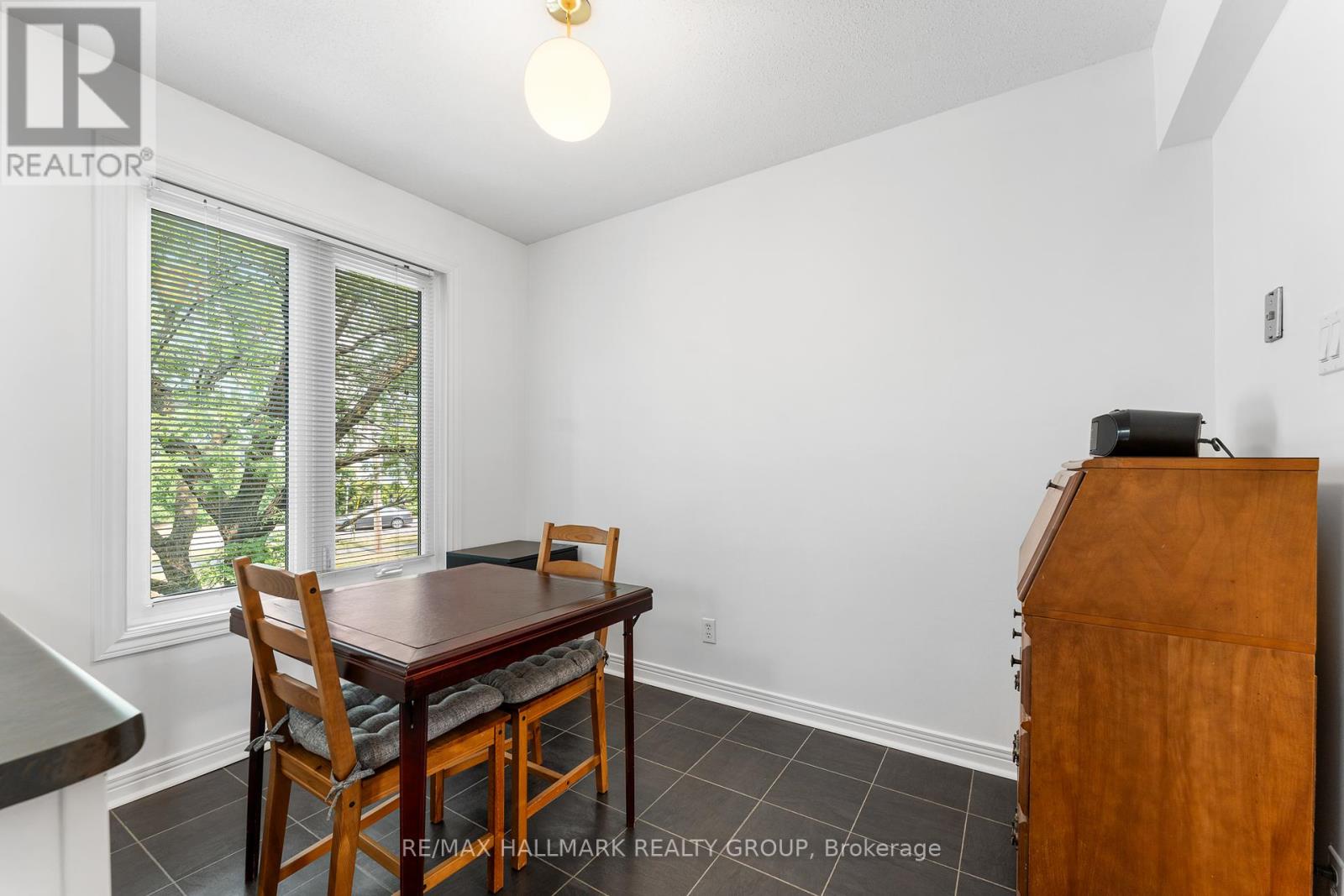 Photo 18 of 1916 Russell Road, Ottawa ON