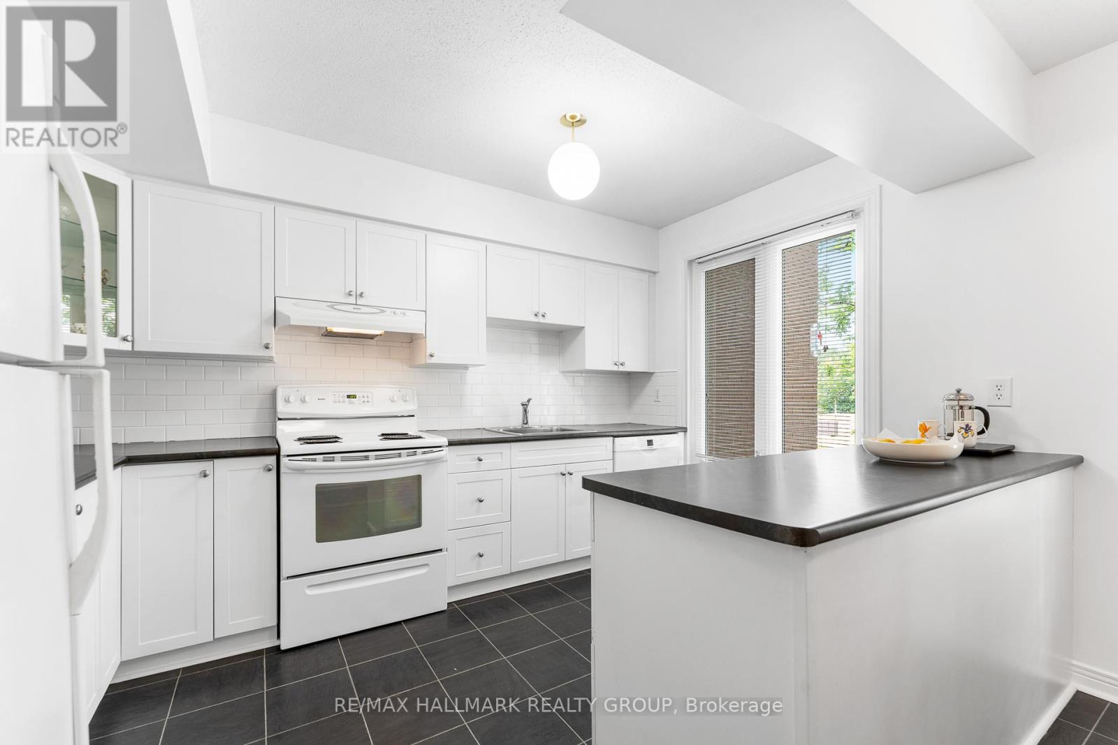 Photo 20 of 1916 Russell Road, Ottawa ON