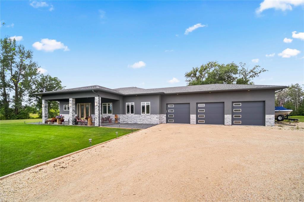 Photo 2 of 49074 Mun 22 E Road, Ile Des Chenes MB