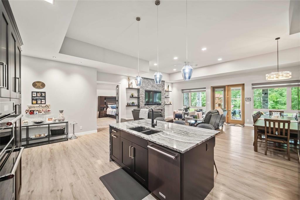 Photo 12 of 49074 Mun 22 E Road, Ile Des Chenes MB