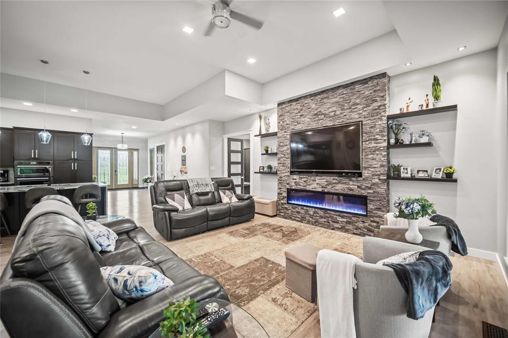 Photo 14 of 49074 Mun 22 E Road, Ile Des Chenes MB