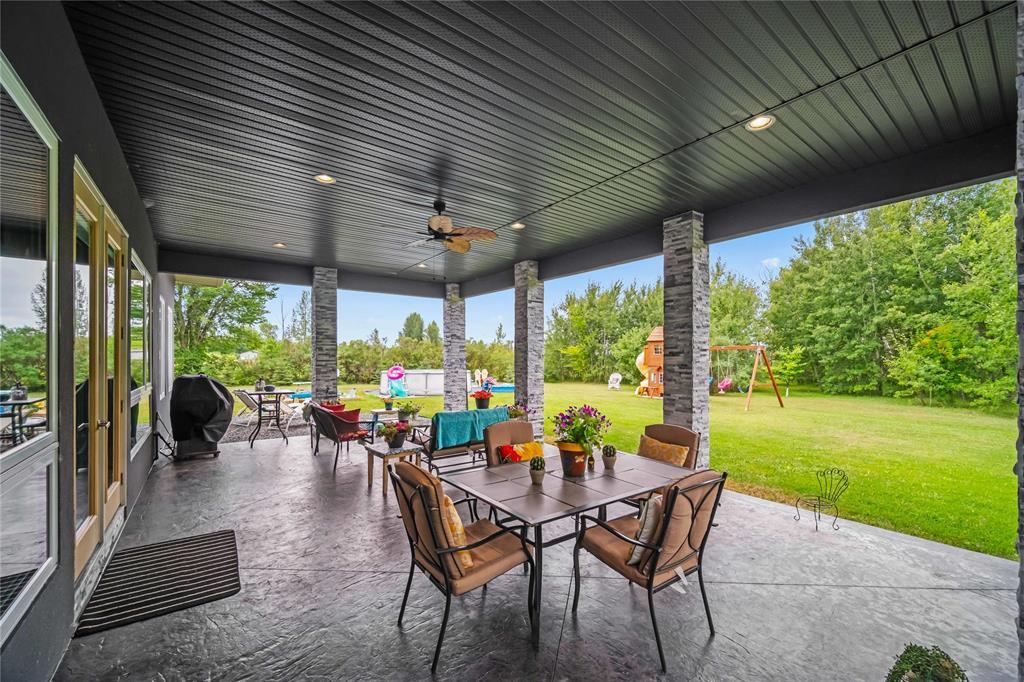 Photo 35 of 49074 Mun 22 E Road, Ile Des Chenes MB