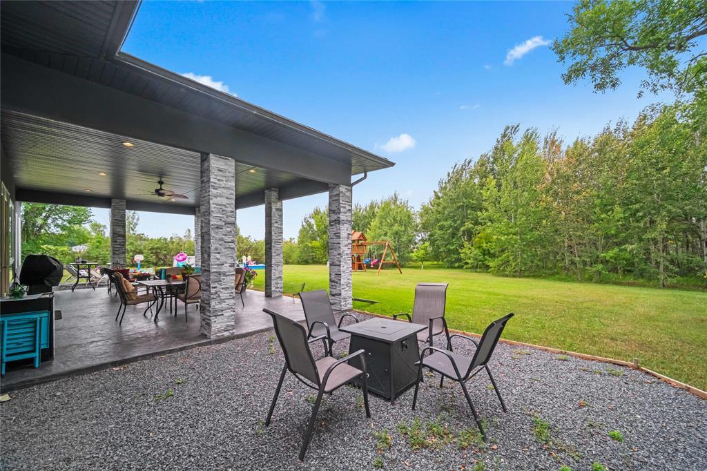 Photo 39 of 49074 Mun 22 E Road, Ile Des Chenes MB
