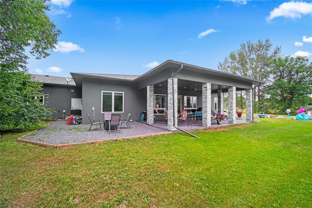 Photo 40 of 49074 Mun 22 E Road, Ile Des Chenes MB