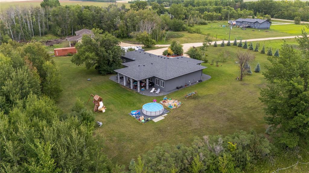 Photo 47 of 49074 Mun 22 E Road, Ile Des Chenes MB