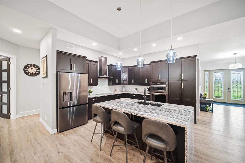 Photo 8 of 49074 Mun 22 E Road, Ile Des Chenes MB