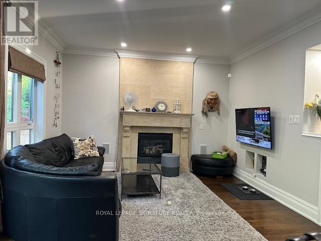 Photo 10 of 53 Walder Avenue, Toronto ON