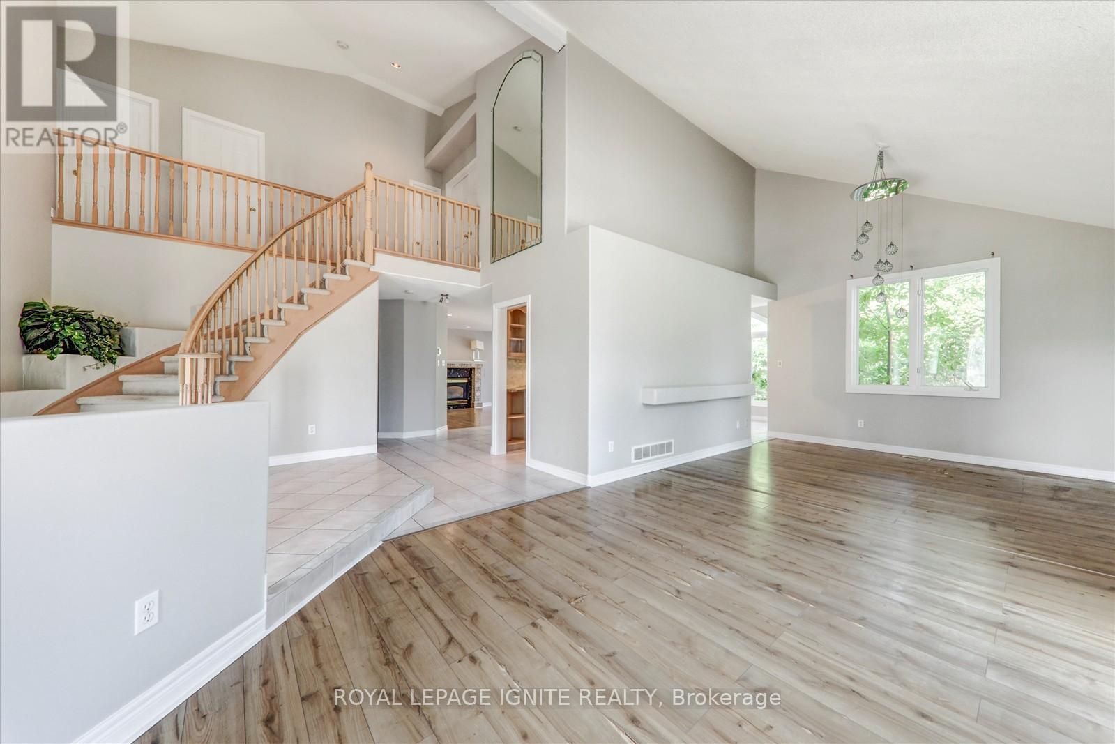 Photo 18 of 79 Gatestone Drive, Hamilton ON
