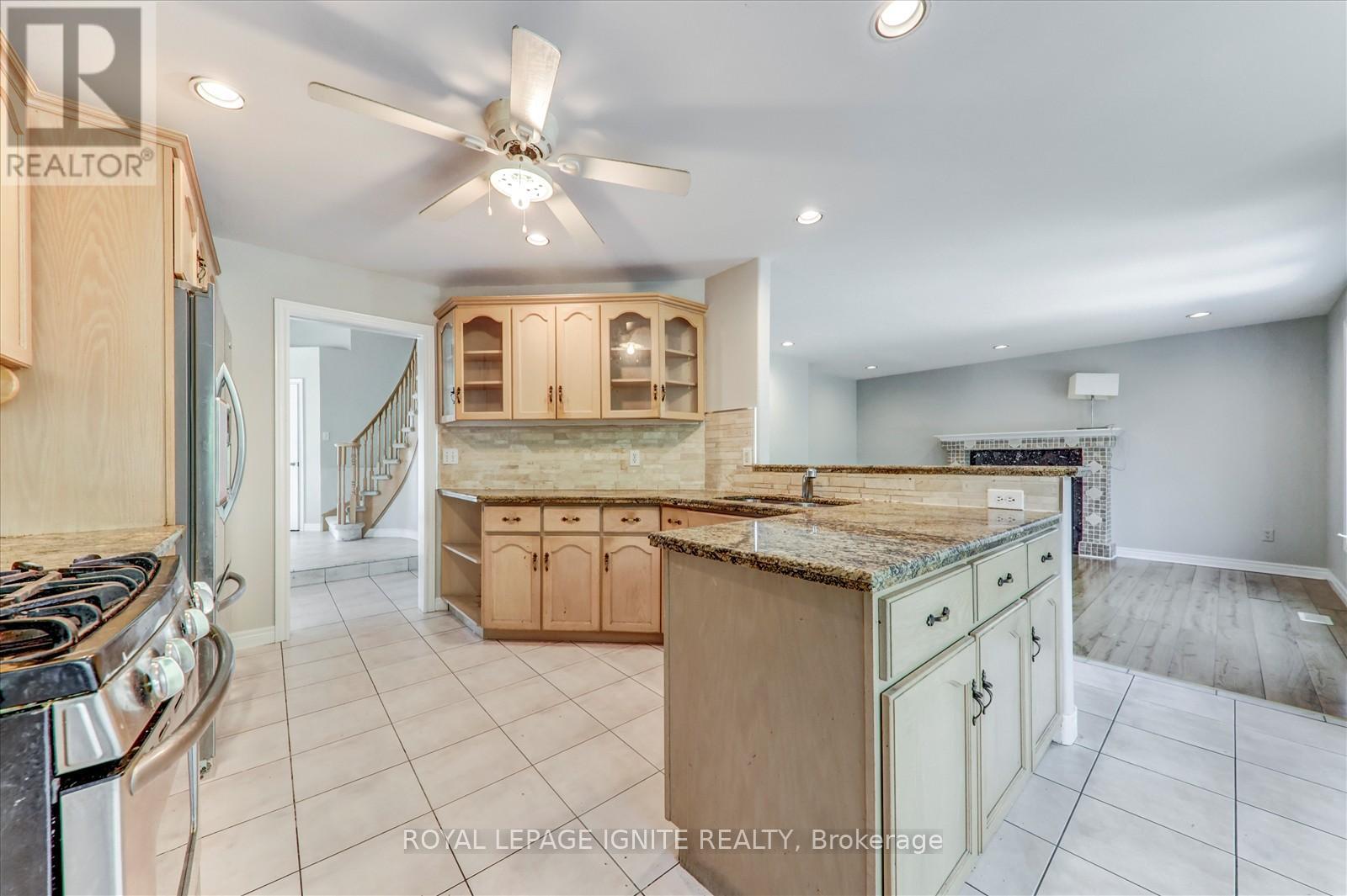 Photo 7 of 79 Gatestone Drive, Hamilton ON