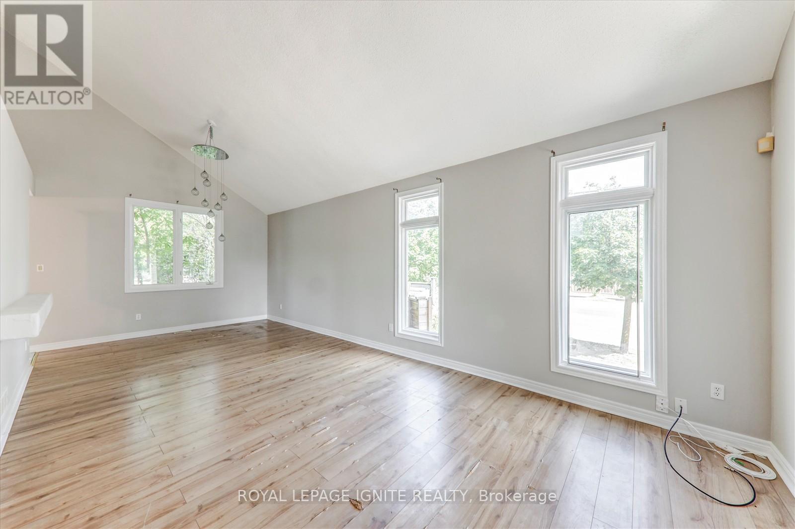 Photo 8 of 79 Gatestone Drive, Hamilton ON
