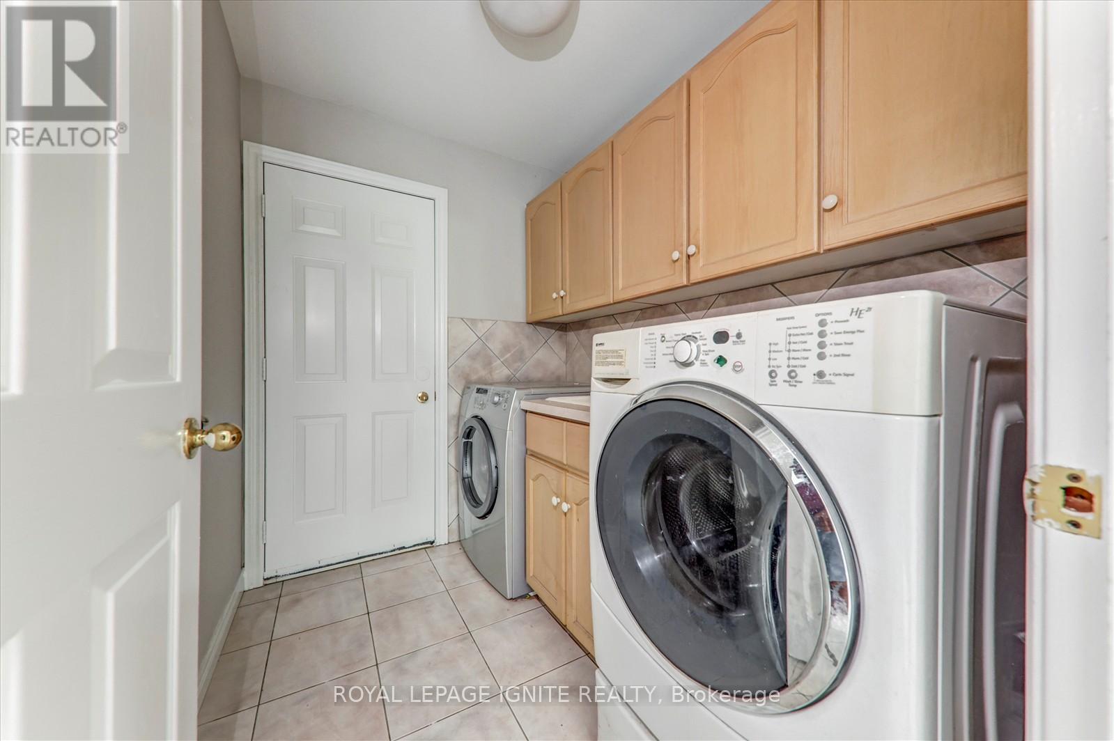 Photo 38 of 79 Gatestone Drive, Hamilton ON