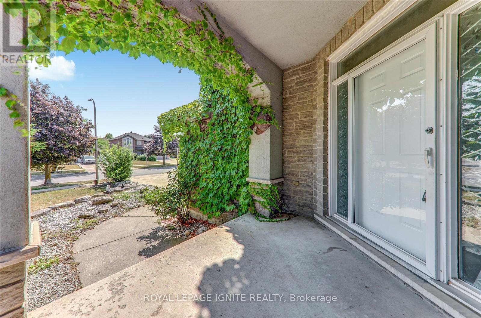 Photo 46 of 79 Gatestone Drive, Hamilton ON
