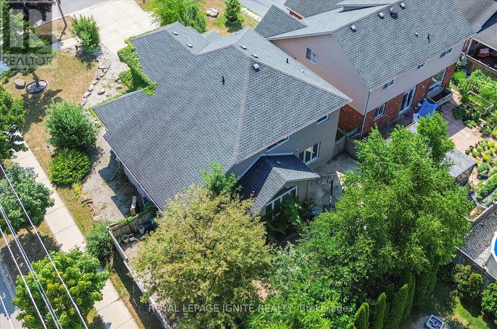 Photo 3 of 79 Gatestone Drive, Hamilton ON