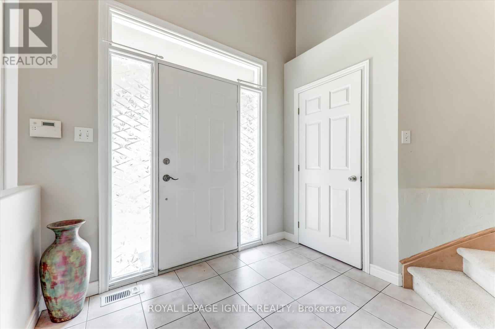 Photo 15 of 79 Gatestone Drive, Hamilton ON