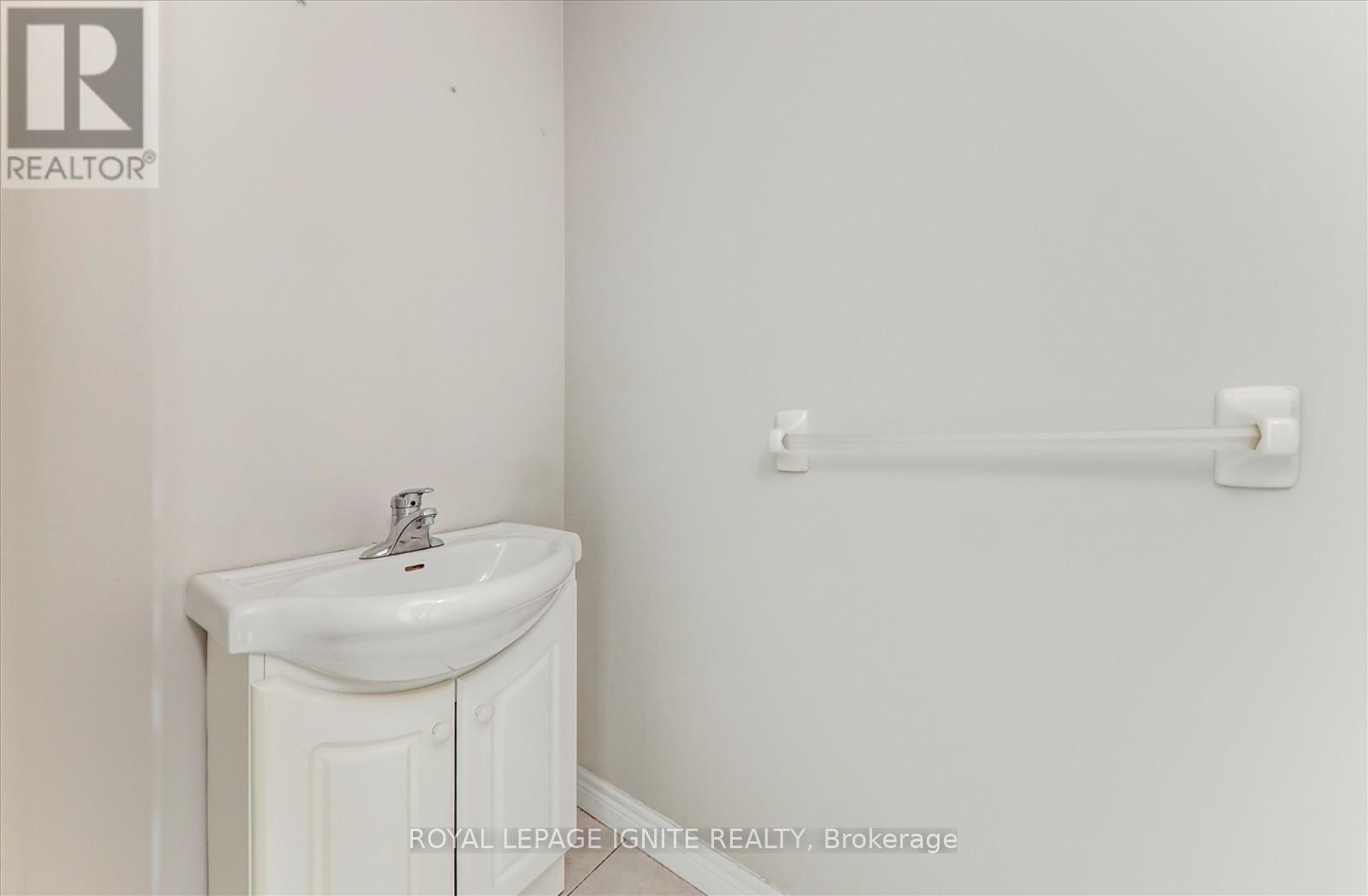 Photo 29 of 79 Gatestone Drive, Hamilton ON