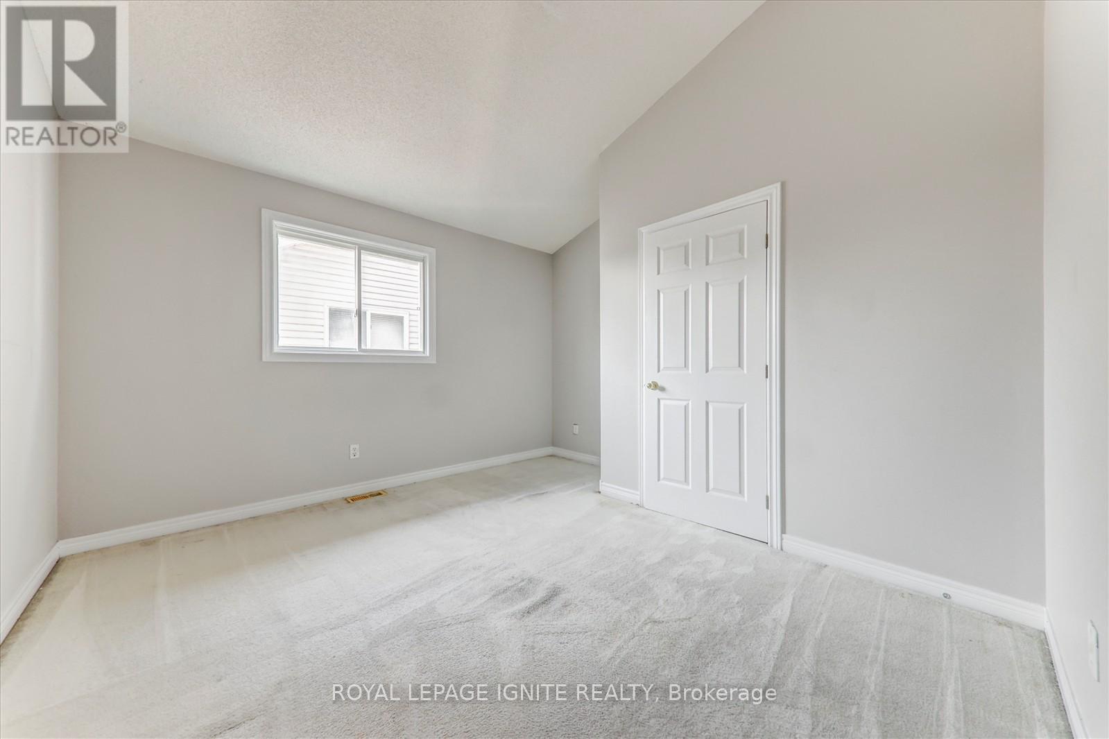 Photo 31 of 79 Gatestone Drive, Hamilton ON