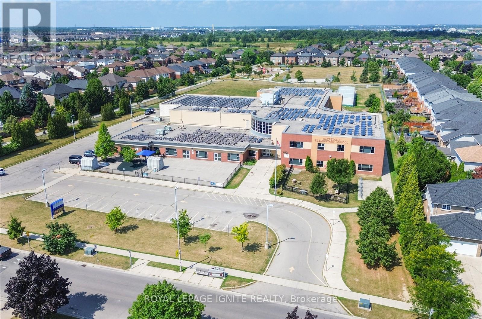 Photo 14 of 79 Gatestone Drive, Hamilton ON