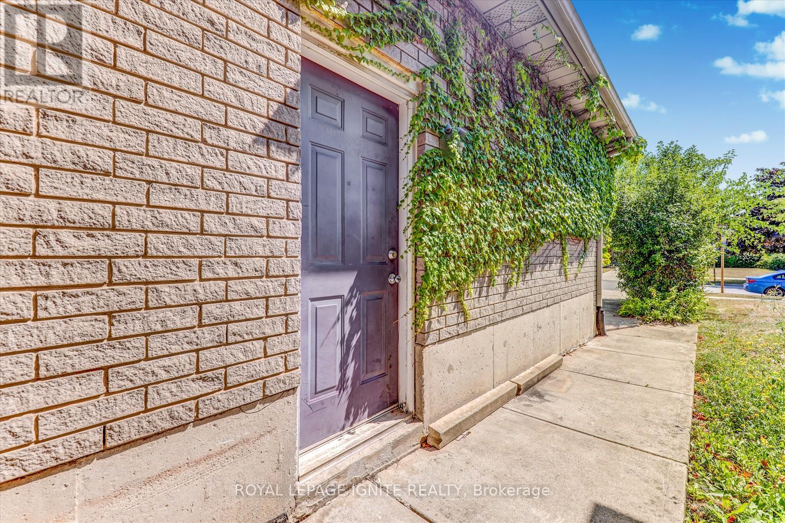 Photo 49 of 79 Gatestone Drive, Hamilton ON