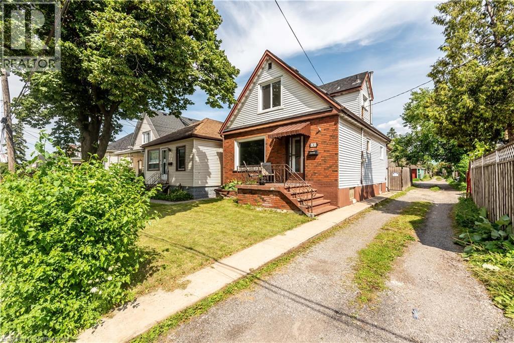 Photo 2 of 14 Martimas Avenue, Hamilton ON