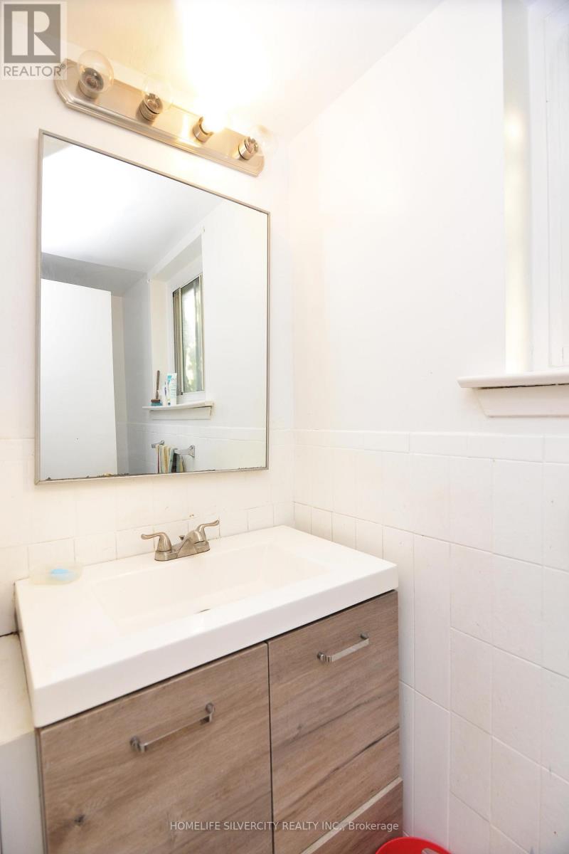 Photo 1 of 88 Ardglen Drive, Brampton ON