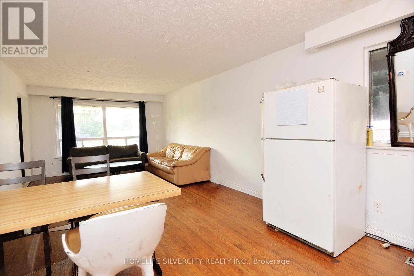Photo 20 of 88 Ardglen Drive, Brampton ON